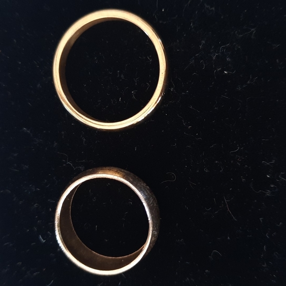 Gold Rings - Picture 2 of 3
